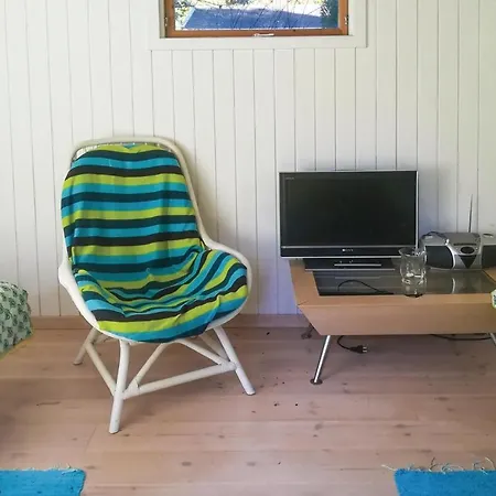 Nice In Vaeggerlose W/ Wifi And 3 Bedrooms Bøtø By